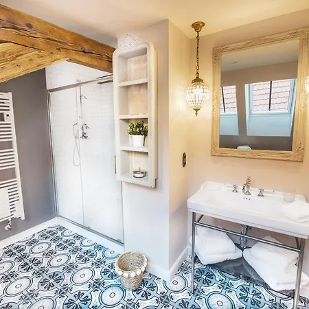 Le Clos Marguerite - *