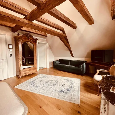 Le Clos Marguerite - *